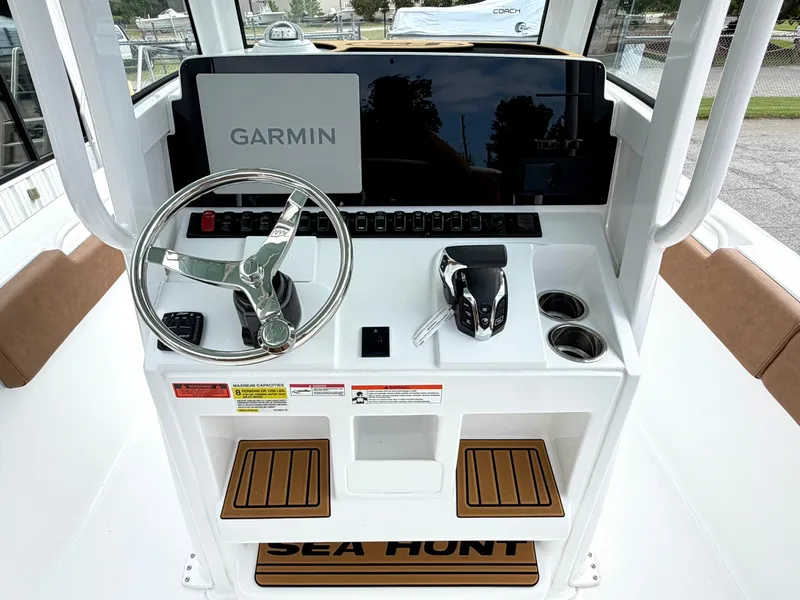 Slide: The Image of Sea Hunt Ultra 235SE 2027 - 21