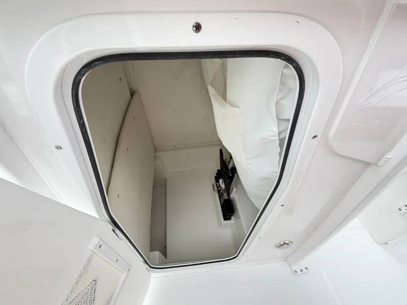 Slide: The Image of Sea Hunt Ultra 235SE 2027 - 31
