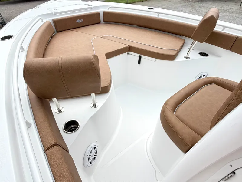 Slide: The Image of Sea Hunt Ultra 235SE 2027 - 23