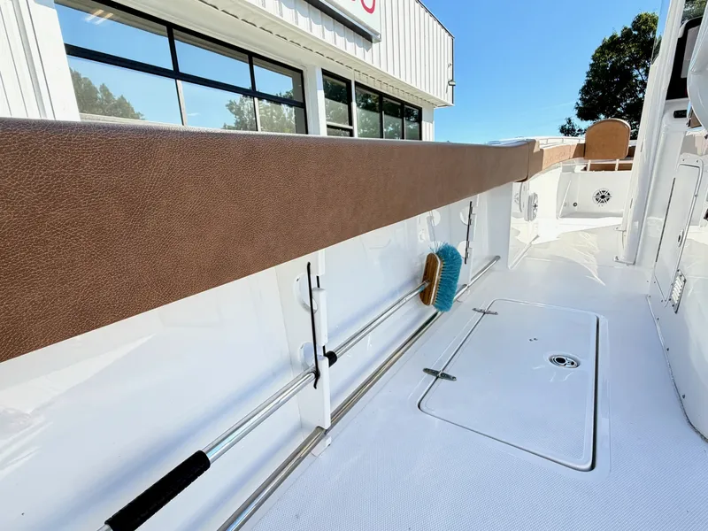 Slide: The Image of Sea Hunt Gamefish 30 FS 2025 - 7