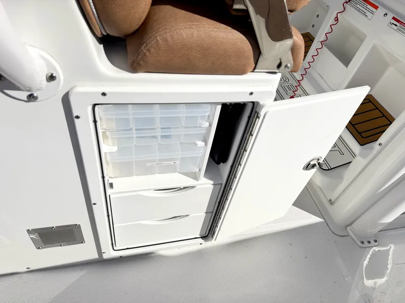 Slide: The Image of Sea Hunt Gamefish 30 FS 2025 - 20