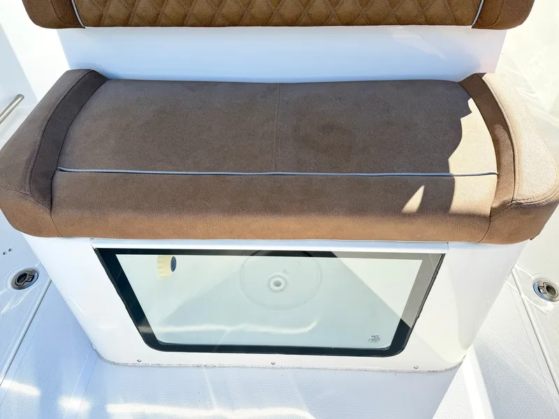Slide: The Image of Sea Hunt Gamefish 30 FS 2025 - 14