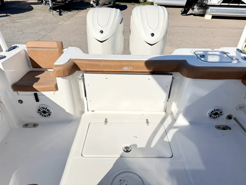 Slide: The Image of Sea Hunt Gamefish 30 FS 2025 - 8