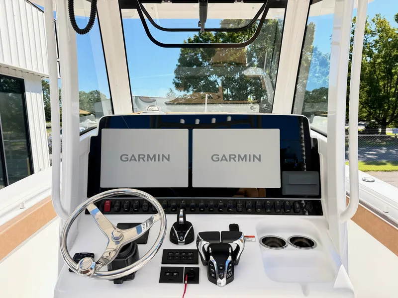 Slide: The Image of Sea Hunt Gamefish 30 FS 2025 - 24