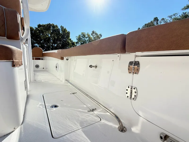 Slide: The Image of Sea Hunt Gamefish 30 FS 2025 - 6