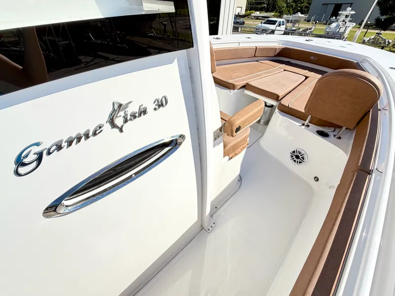 Slide: The Image of Sea Hunt Gamefish 30 FS 2025 - 26
