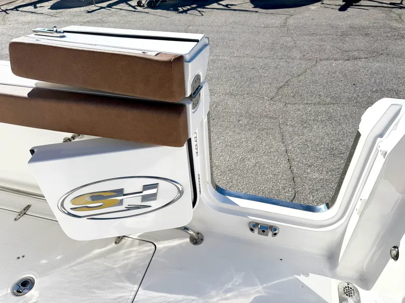Slide: The Image of Sea Hunt Gamefish 30 FS 2025 - 5