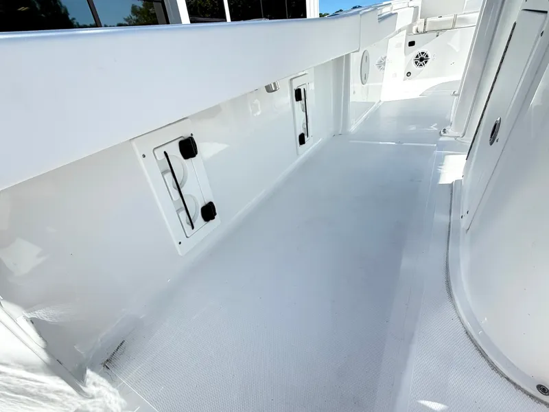 Slide: The Image of Sea Hunt BX 28 2027 - 14