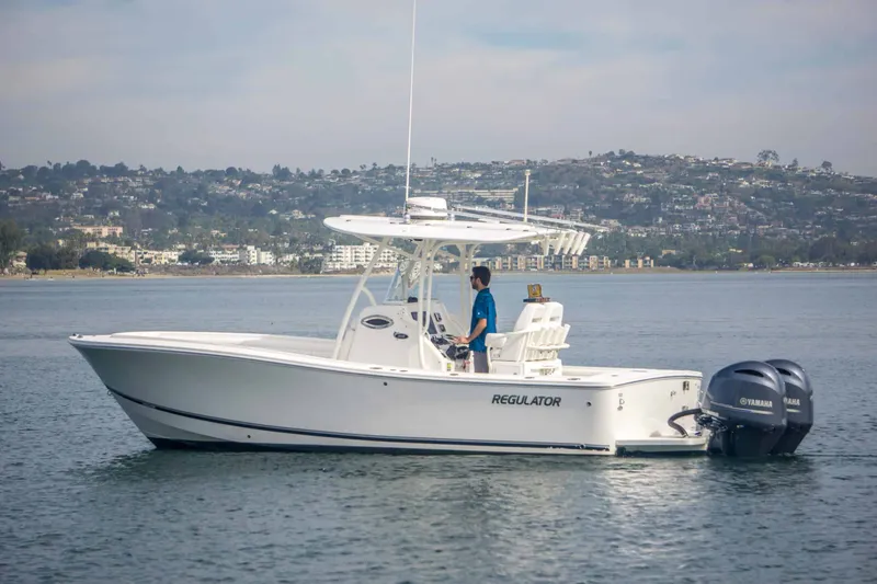 The Image of Regulator Marine 25 2017 - 0