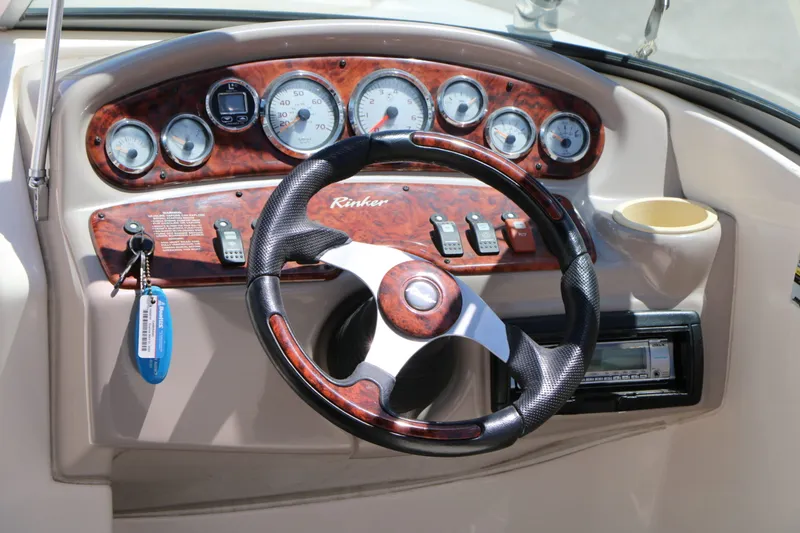 Slide: The Image of Rinker Captiva 212 2004 - 24