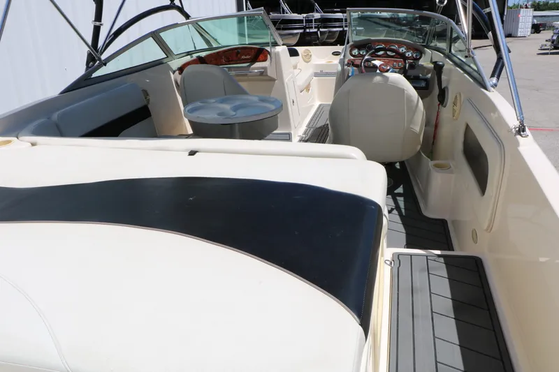 Slide: The Image of Rinker Captiva 212 2004 - 25