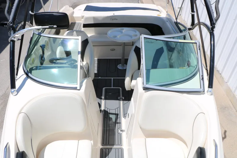 Slide: The Image of Rinker Captiva 212 2004 - 29