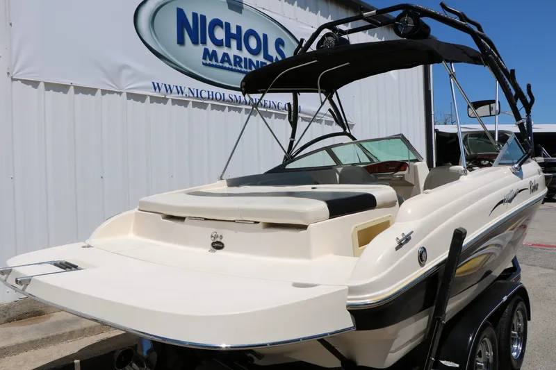 Slide: The Image of Rinker Captiva 212 2004 - 4