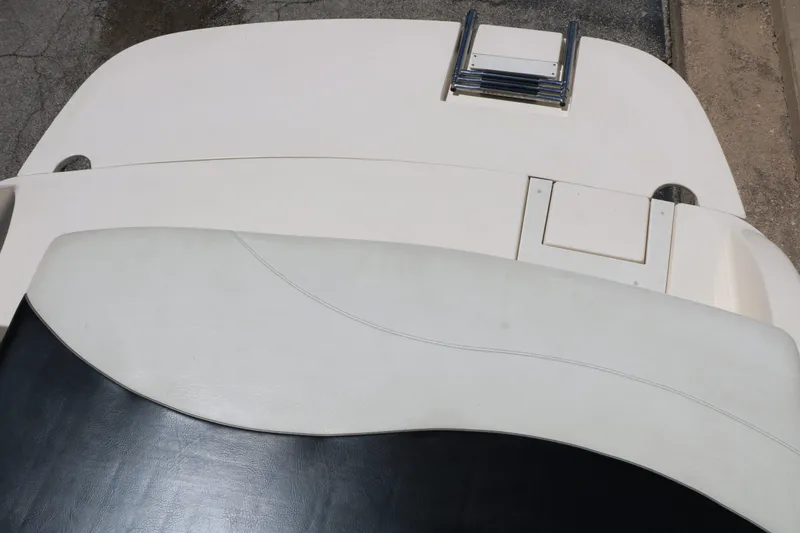 Slide: The Image of Rinker Captiva 212 2004 - 43