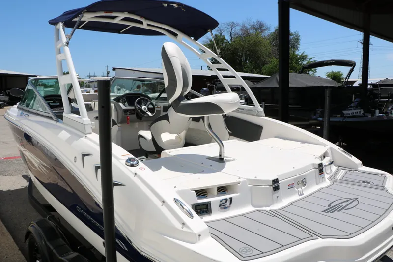 Slide: The Image of Chaparral 21 SSI Ski Fish 2023 - 11