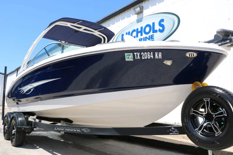 Slide: The Image of Chaparral 21 SSI Ski Fish 2023 - 4
