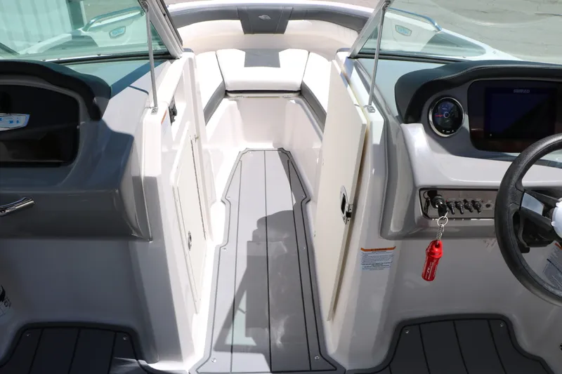 Slide: The Image of Chaparral 21 SSI Ski Fish 2023 - 40