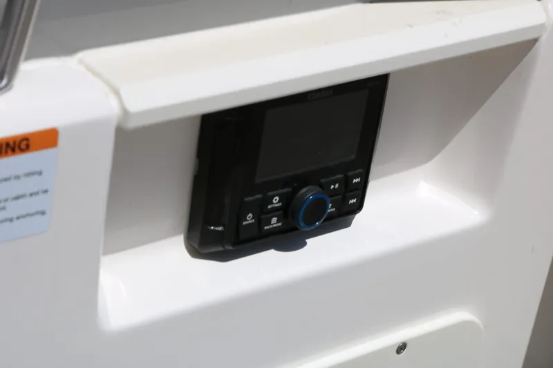 Slide: The Image of Chaparral 21 SSI Ski Fish 2023 - 42