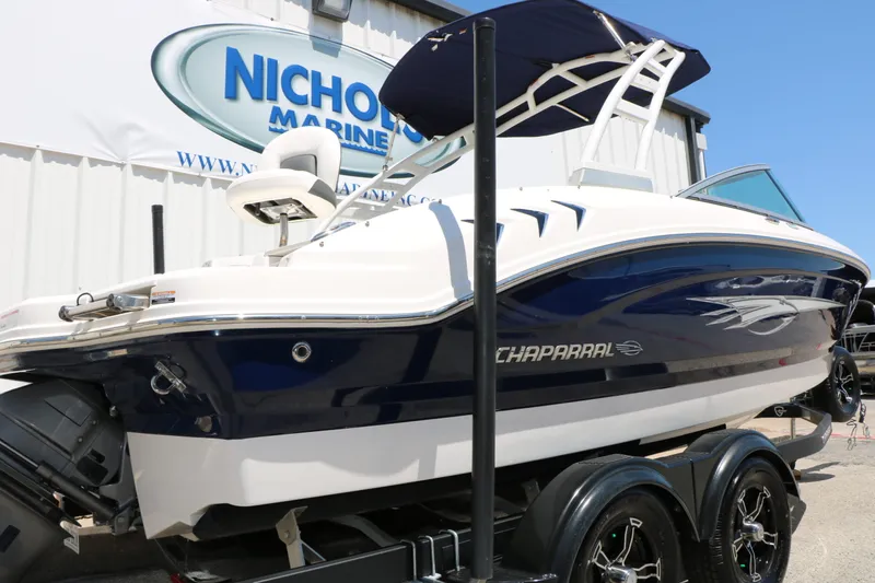 Slide: The Image of Chaparral 21 SSI Ski Fish 2023 - 6