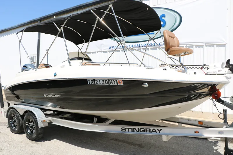 Slide: The Image of Stingray Boat Company 192 SC 2020 - 2