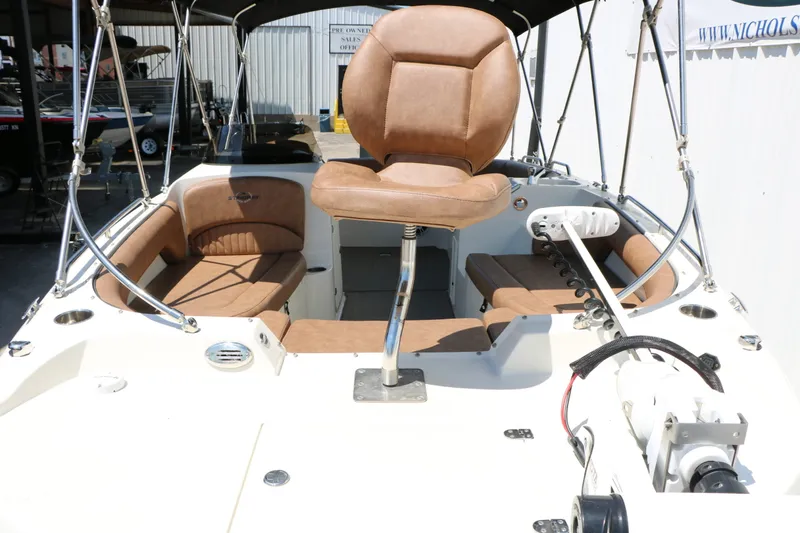 Slide: The Image of Stingray Boat Company 192 SC 2020 - 20