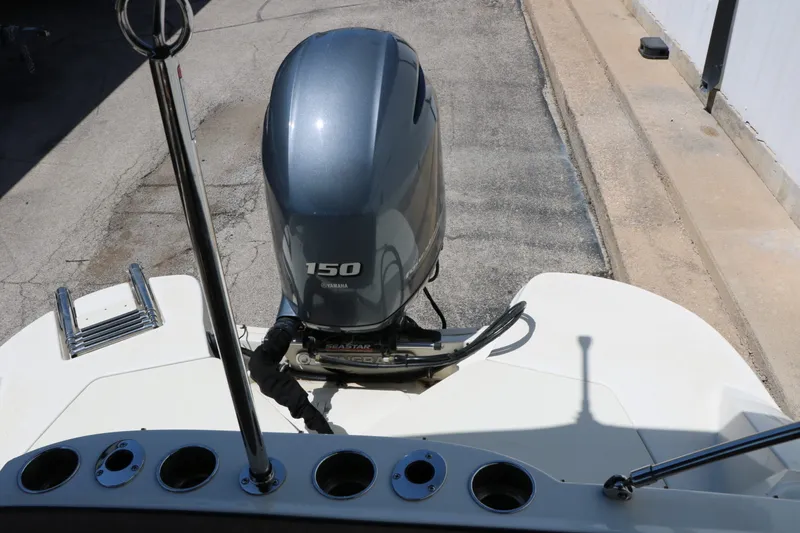 Slide: The Image of Stingray Boat Company 192 SC 2020 - 26