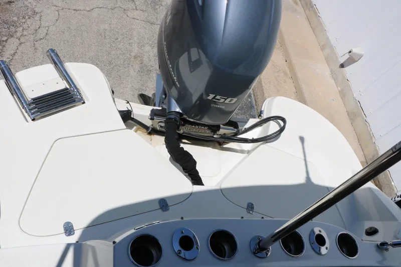 Slide: The Image of Stingray Boat Company 192 SC 2020 - 27