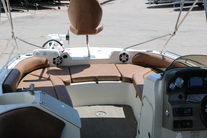 Slide: The Image of Stingray Boat Company 192 SC 2020 - 31