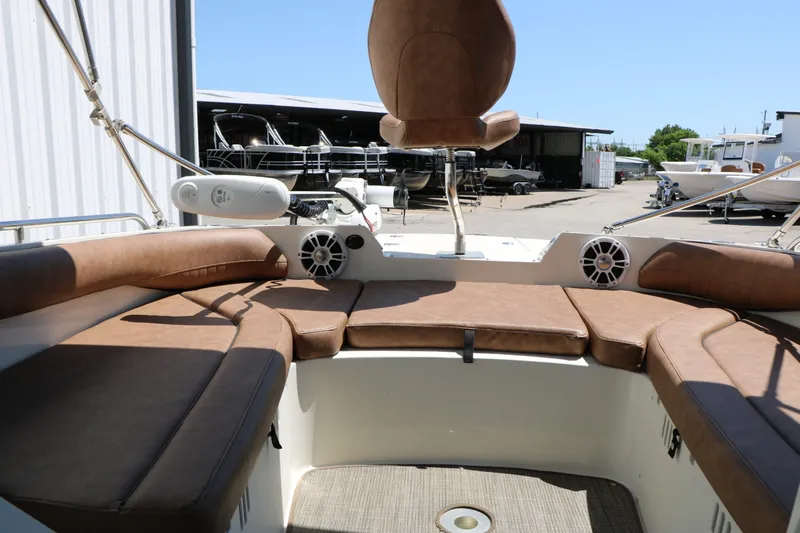 Slide: The Image of Stingray Boat Company 192 SC 2020 - 32