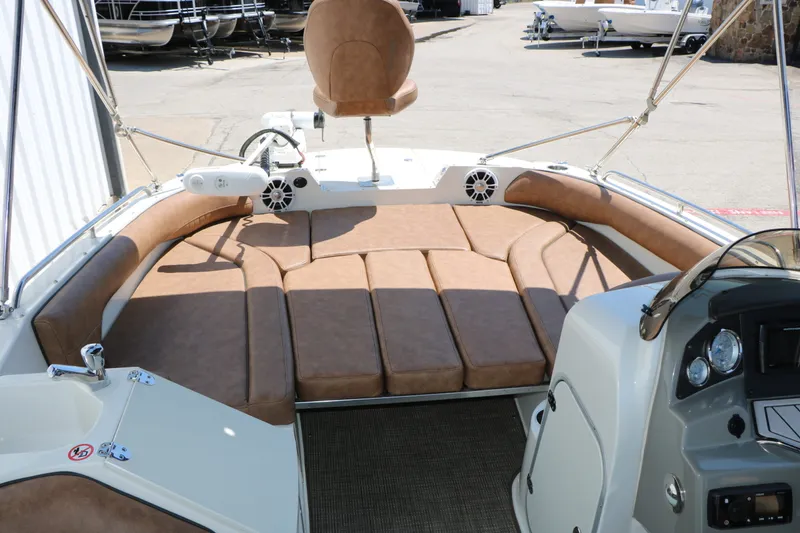 Slide: The Image of Stingray Boat Company 192 SC 2020 - 34
