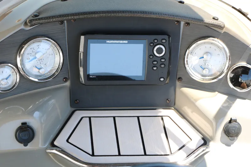 Slide: The Image of Stingray Boat Company 192 SC 2020 - 37