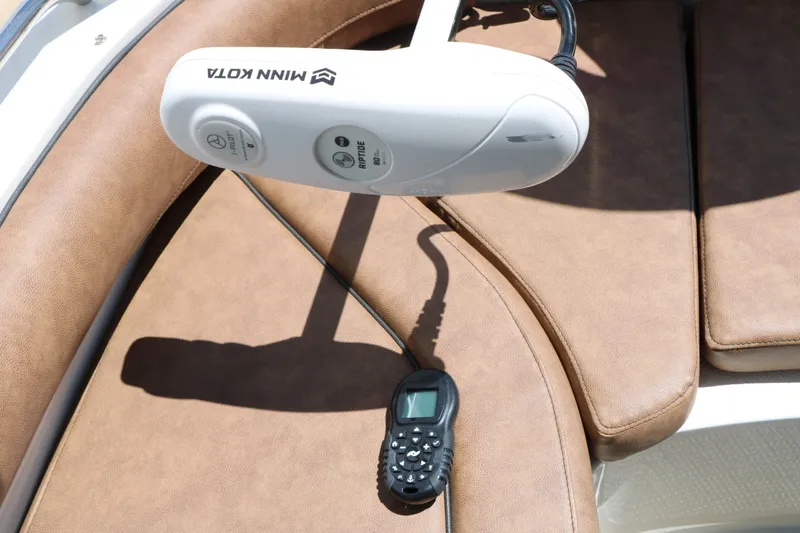 Slide: The Image of Stingray Boat Company 192 SC 2020 - 43