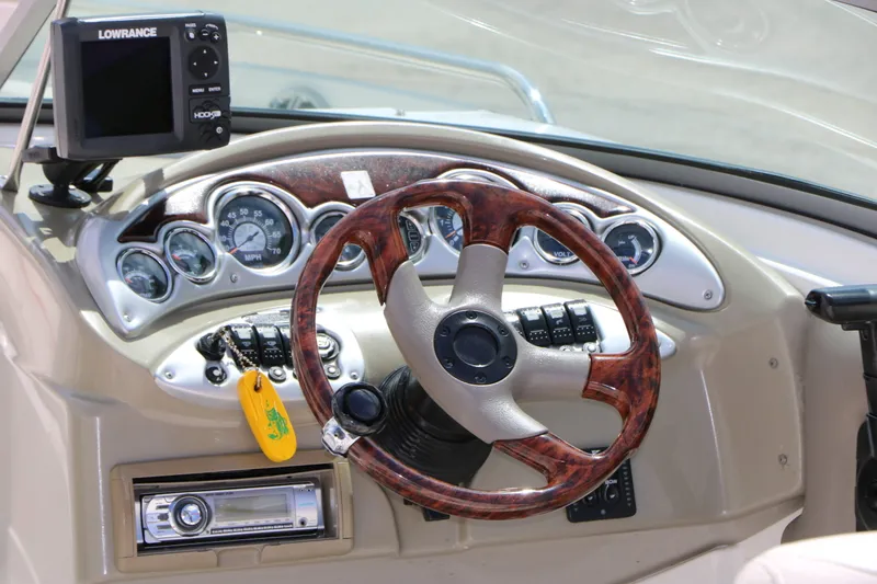 Slide: The Image of Crownline Boats 220 LS 2007 - 21