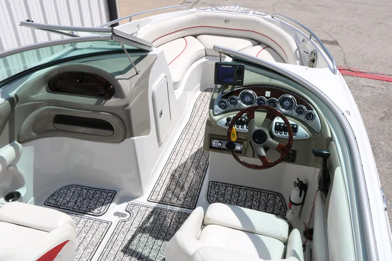 Slide: The Image of Crownline Boats 220 LS 2007 - 23