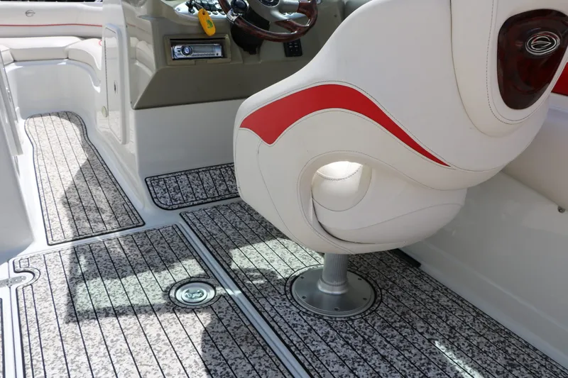 Slide: The Image of Crownline Boats 220 LS 2007 - 32