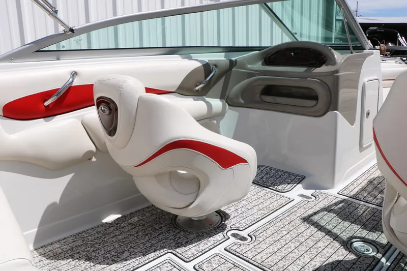 Slide: The Image of Crownline Boats 220 LS 2007 - 42