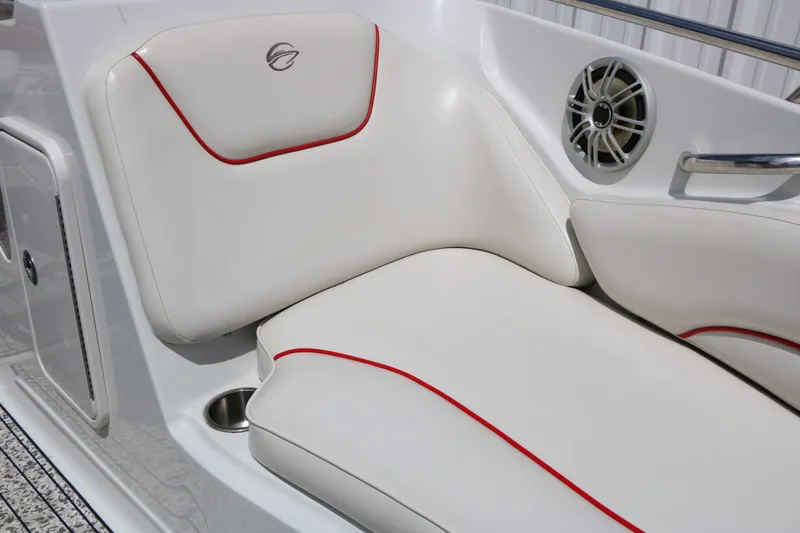 Slide: The Image of Crownline Boats 220 LS 2007 - 48