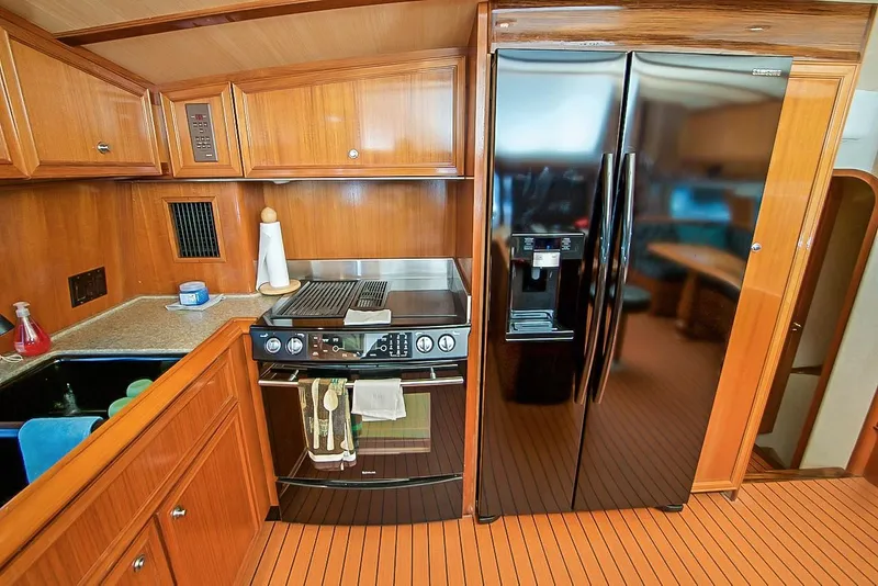 Slide: The Image of Knight & Carver Long Range Yachtfisher 1999 - 30