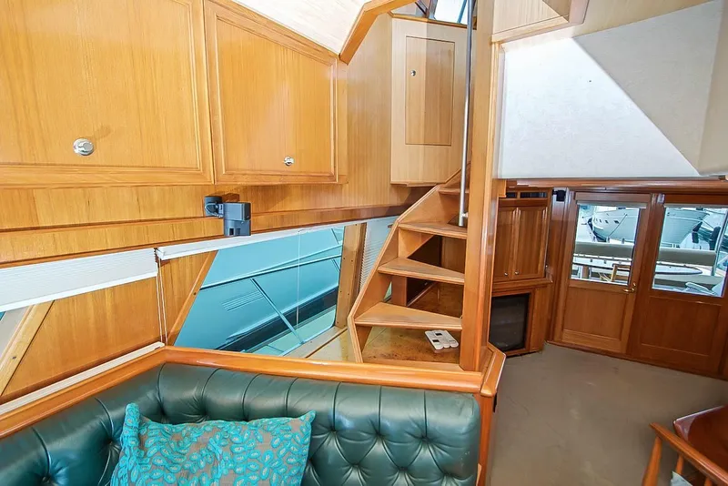 Slide: The Image of Knight & Carver Long Range Yachtfisher 1999 - 25