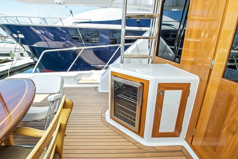 Slide: The Image of Knight & Carver Long Range Yachtfisher 1999 - 18