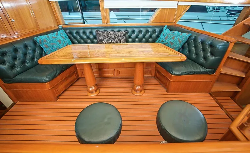 Slide: The Image of Knight & Carver Long Range Yachtfisher 1999 - 24