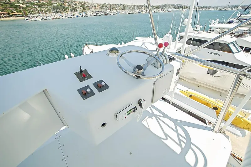 Slide: The Image of Knight & Carver Long Range Yachtfisher 1999 - 15