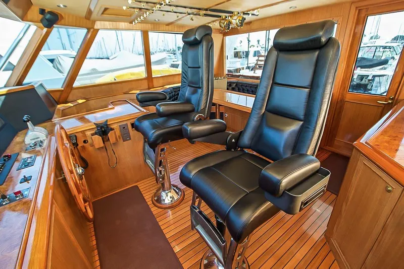 Slide: The Image of Knight & Carver Long Range Yachtfisher 1999 - 35