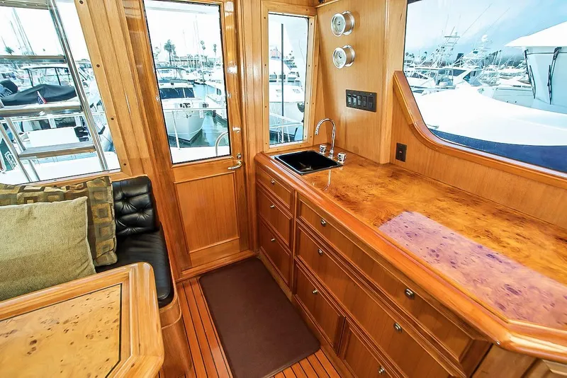 Slide: The Image of Knight & Carver Long Range Yachtfisher 1999 - 43