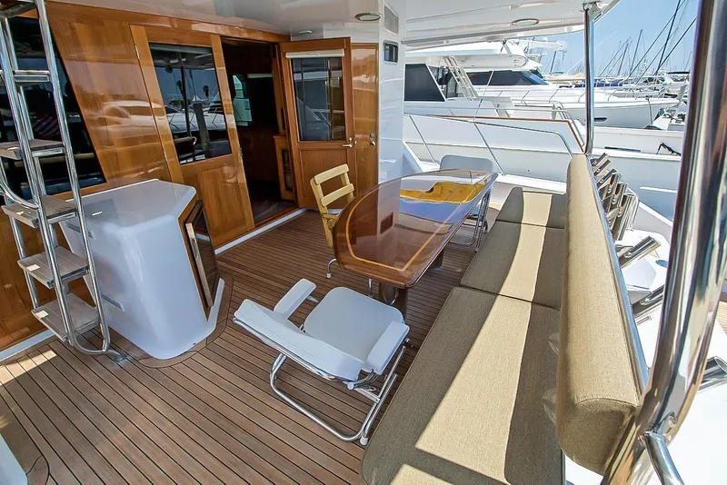 Slide: The Image of Knight & Carver Long Range Yachtfisher 1999 - 19