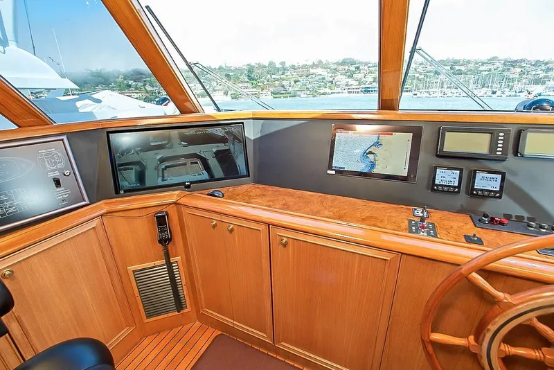 Slide: The Image of Knight & Carver Long Range Yachtfisher 1999 - 42