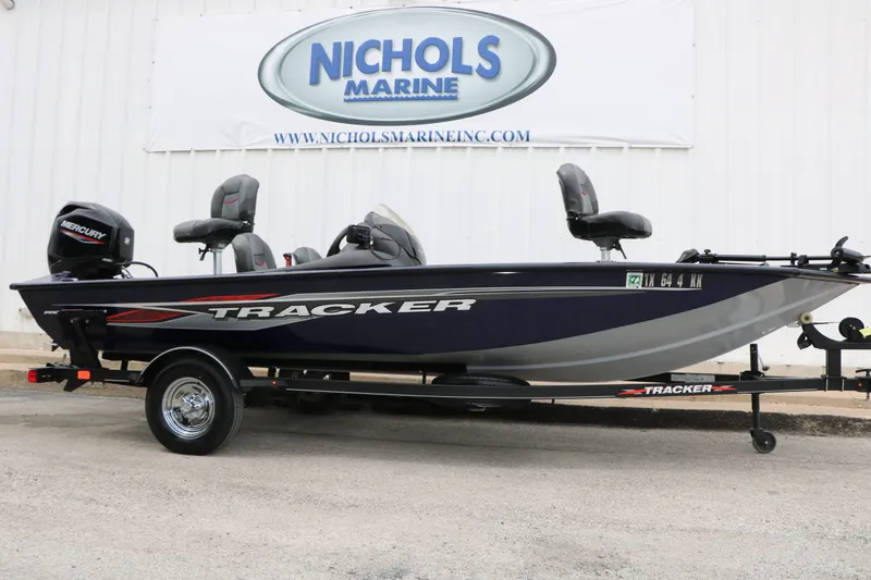 The Image of Tracker Pro 175 Team TF 2022 - 0