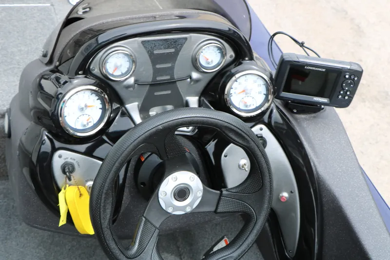 Slide: The Image of Tracker Pro 175 Team TF 2022 - 24