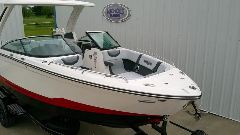 Slide: The Image of Chaparral GTS 28 2026 - 4