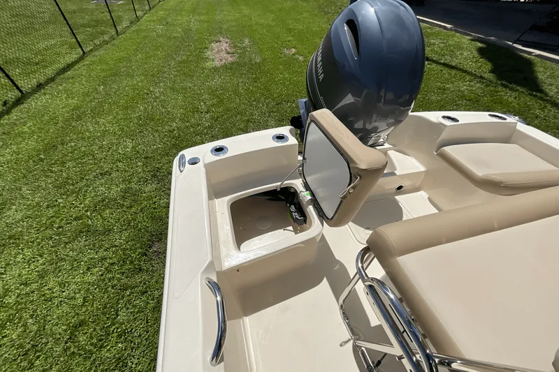 Slide: The Image of Scout 175 Sportfish 2025 - 11